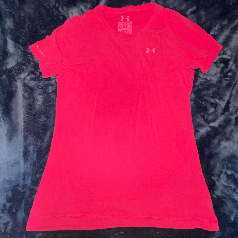 Women UA shirt